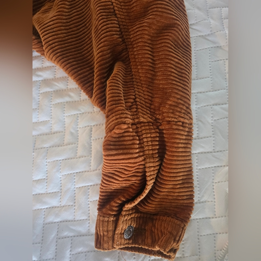 Levi Future Vintage Trucker Corduroy Cropped Jacket in Copper Brown - Picture 7 of 7